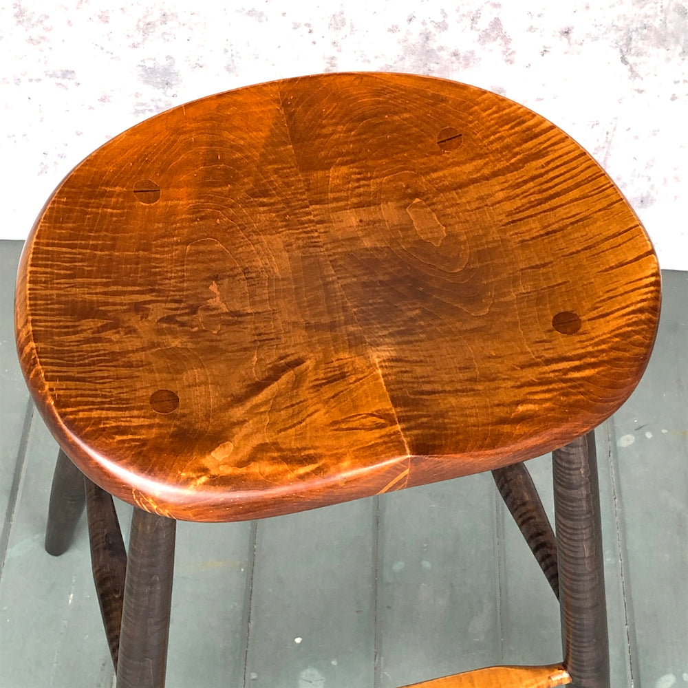 This is a 25" high stool, designed for kitchen counter, kitchen island.<br data-mce-fragment="1">Hand carved from solid tiger maple wood following the anatomical curves of the human body. <br data-mce-fragment="1">No pressure points, the whole surface of the stool will support the upper body.