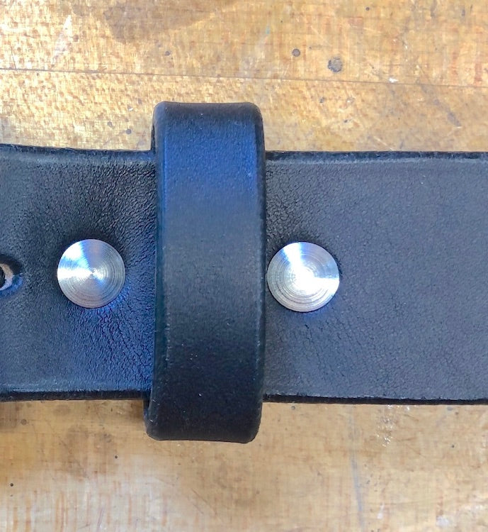 Leather jeans belt. Black cowhide leather belt with matte black buckle